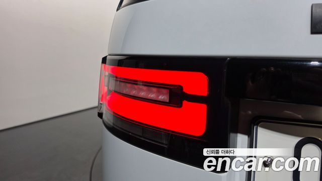 Land Rover Discovery 2018 — photo 9