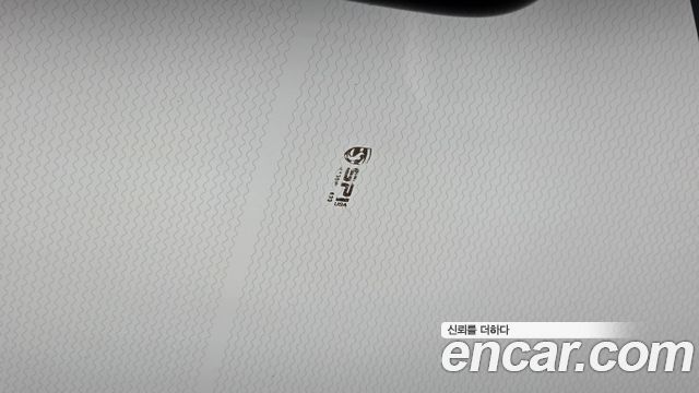 Land Rover Discovery 2018 — photo 29