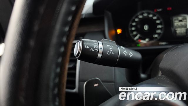 Land Rover Discovery 2018 — photo 33