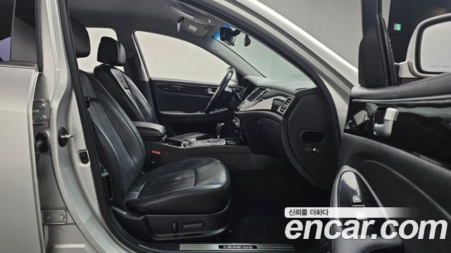 Hyundai Genesis 2013 — photo 11