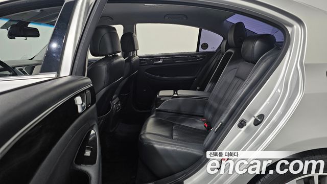 Hyundai Genesis 2013 — photo 12