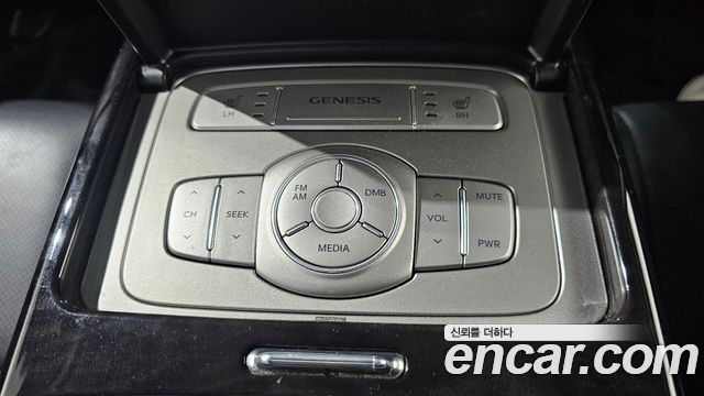 Hyundai Genesis 2013 — photo 19