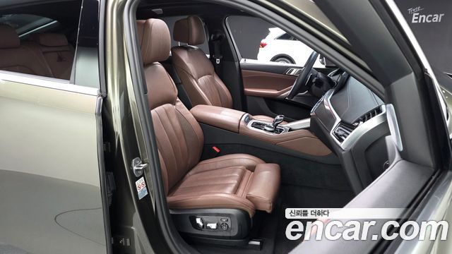 BMW X6 2021 — photo 11
