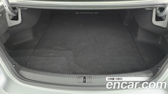Renault Korea SM6 2019 — photo 15