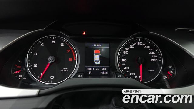 Audi A4 2011 — photo 8