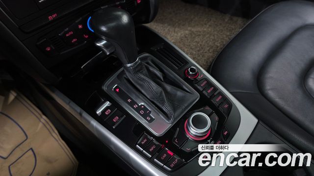 Audi A4 2011 — photo 9