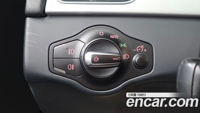 Audi A4 2011 — photo 12