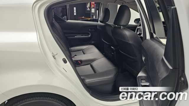Toyota Prius 2019 — photo 17