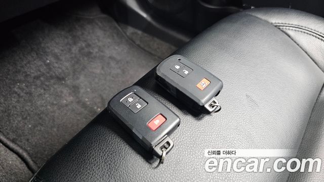 Toyota Prius 2019 — photo 21