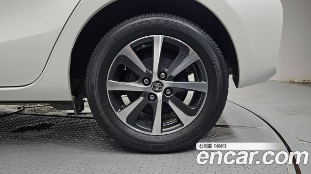 Toyota Prius 2019 — photo 7
