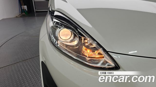 Toyota Prius 2019 — photo 8