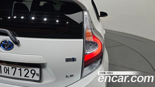 Toyota Prius 2019 — photo 9