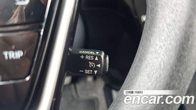 Toyota Prius 2019 — photo 29