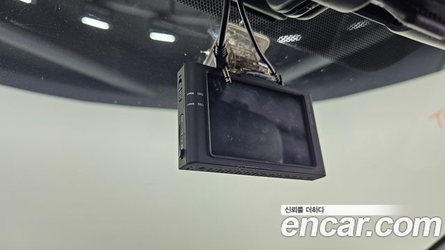 Toyota Prius 2019 — photo 30