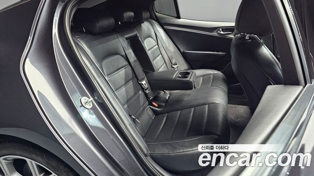 Kia Stinger 2018 — photo 17
