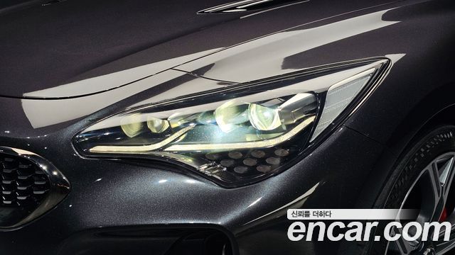 Kia Stinger 2018 — photo 8