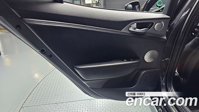Kia Stinger 2018 — photo 15