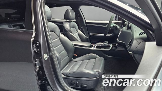 Kia Stinger 2018 — photo 16