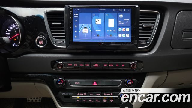 Kia Canival 2017 — photo 20