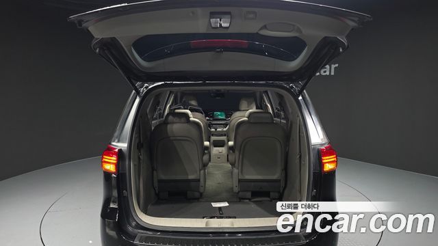 Kia Canival 2017 — photo 26