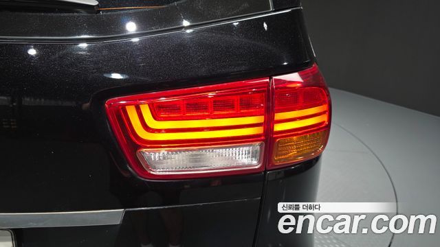 Kia Canival 2017 — photo 9