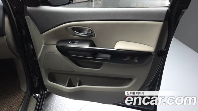 Kia Canival 2017 — photo 14