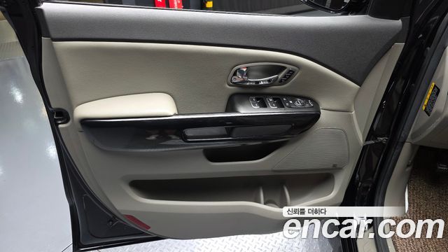 Kia Canival 2017 — photo 15
