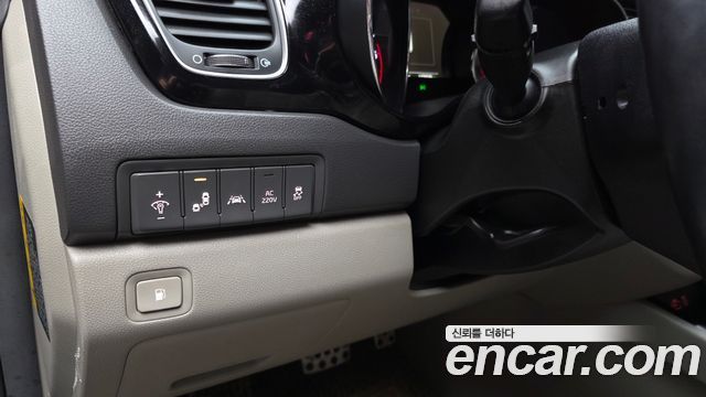 Kia Canival 2017 — photo 27