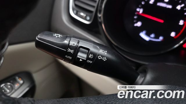 Kia Canival 2017 — photo 28