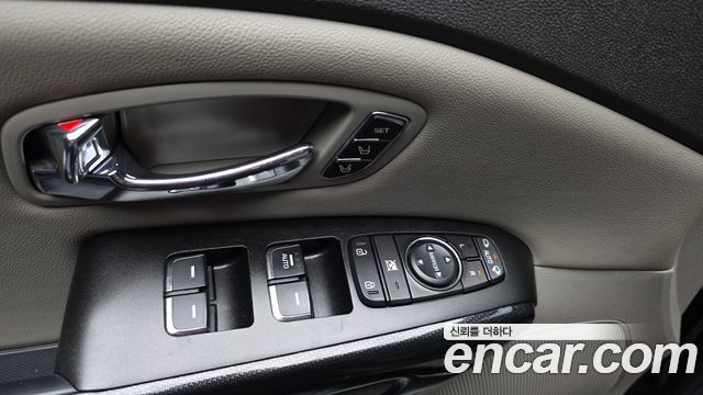 Kia Canival 2017 — photo 31