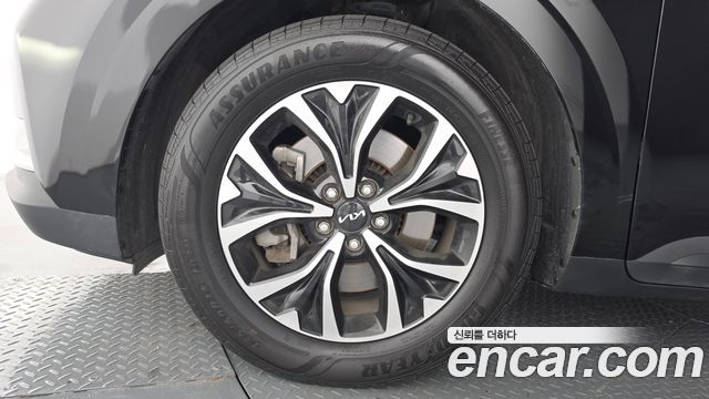 Kia Canival 2023 — photo 5