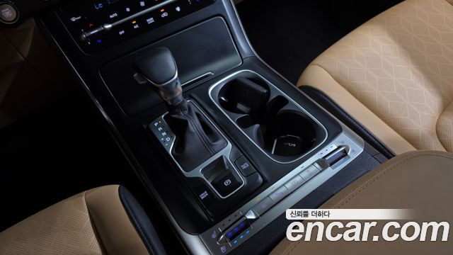 Kia Canival 2023 — photo 9