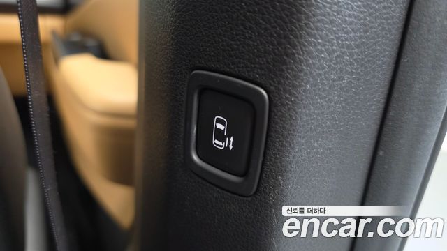 Kia Canival 2023 — photo 17
