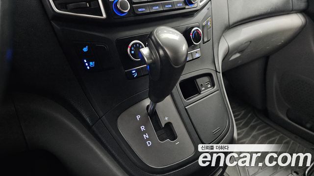 Hyundai Starex 2021 — photo 9