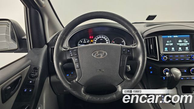 Hyundai Starex 2021 — photo 13