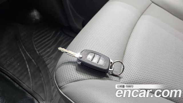 Hyundai Starex 2021 — photo 15