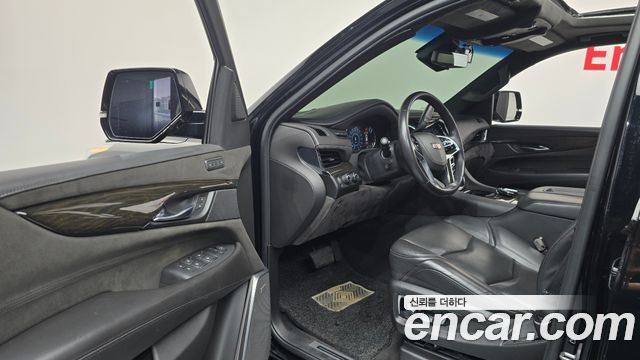 Cadillac Escalade 2019 — photo 10