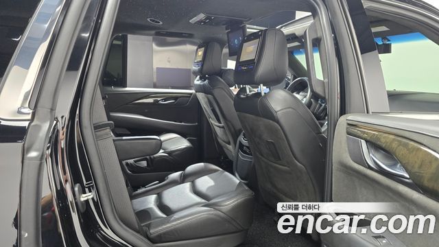 Cadillac Escalade 2019 — photo 11