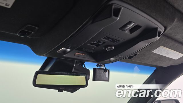 Cadillac Escalade 2019 — photo 15