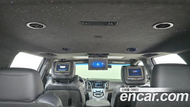 Cadillac Escalade 2019 — photo 19