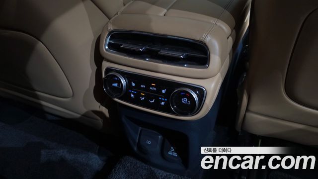 Genesis GV80 2021 — photo 33