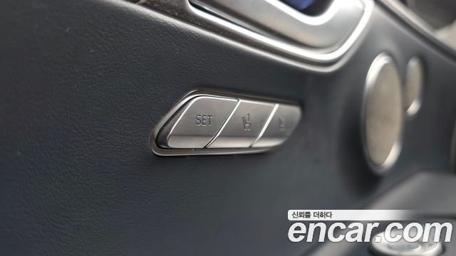 Genesis GV80 2021 — photo 34