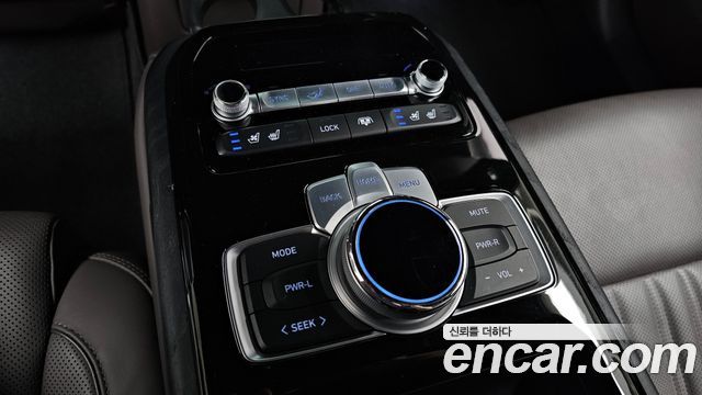 Genesis G90 2019 — photo 19