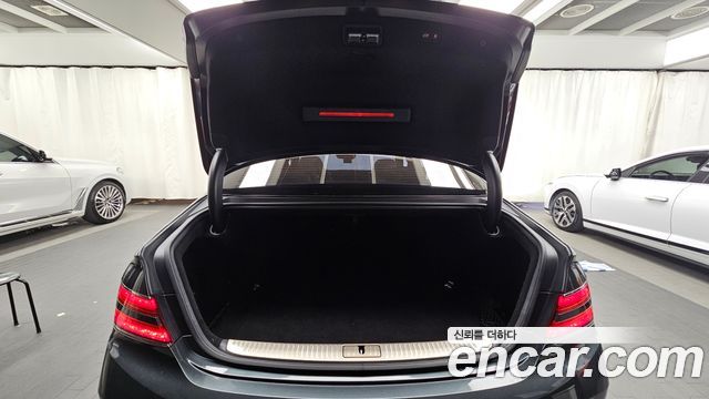 Genesis G90 2019 — photo 20
