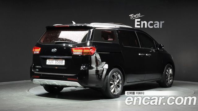 Kia Canival 2017 — photo 2