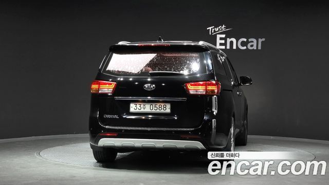Kia Canival 2017 — photo 4