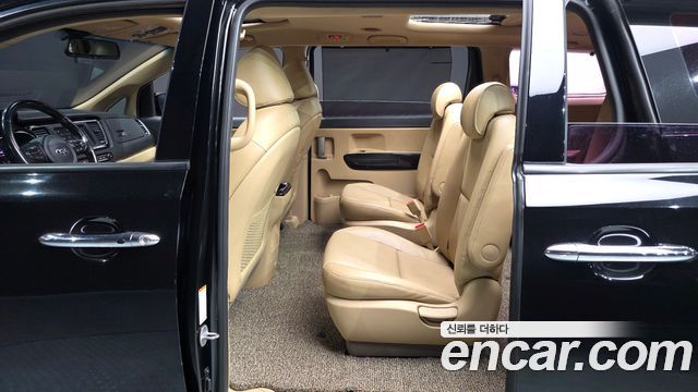 Kia Canival 2017 — photo 11