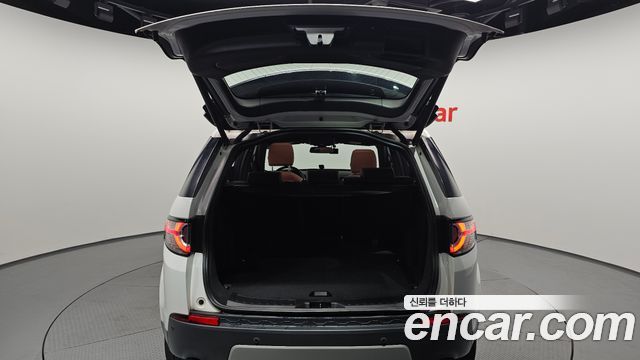 Land Rover Discovery Sport 2017 — photo 20