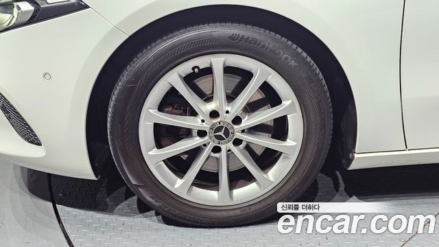 Mercedes-Benz A-Class 2020 — photo 5