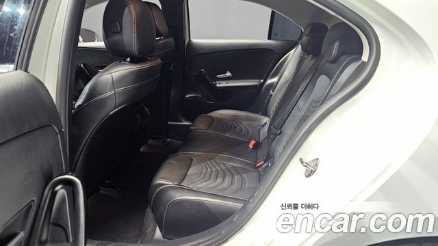 Mercedes-Benz A-Class 2020 — photo 18